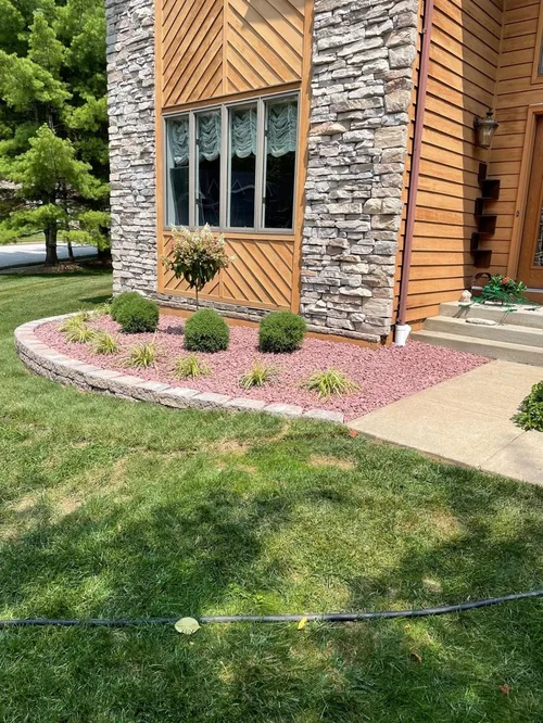 a42c7c_f97bf02753ba492fb080103bd99d815bmv2 front yard